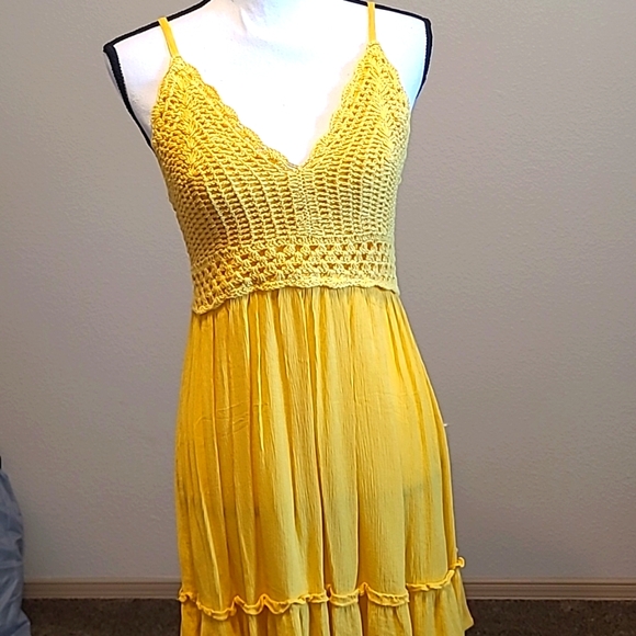 Blush Dresses & Skirts - Sundress L Halter Dress Yellow Spaghetti Strap